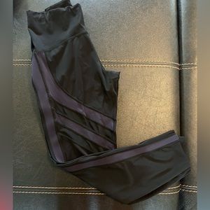 Zyia leggings
Sz 8-10